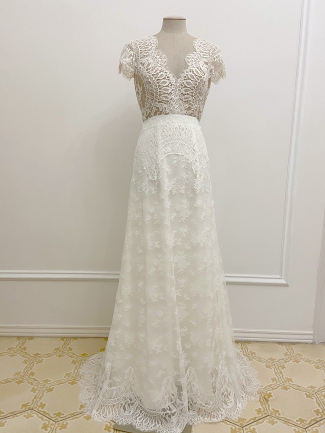 Carolina Here wedding dress