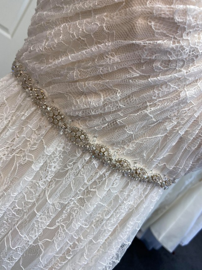 Essense of Australia Lace Wedding Gown UK 14