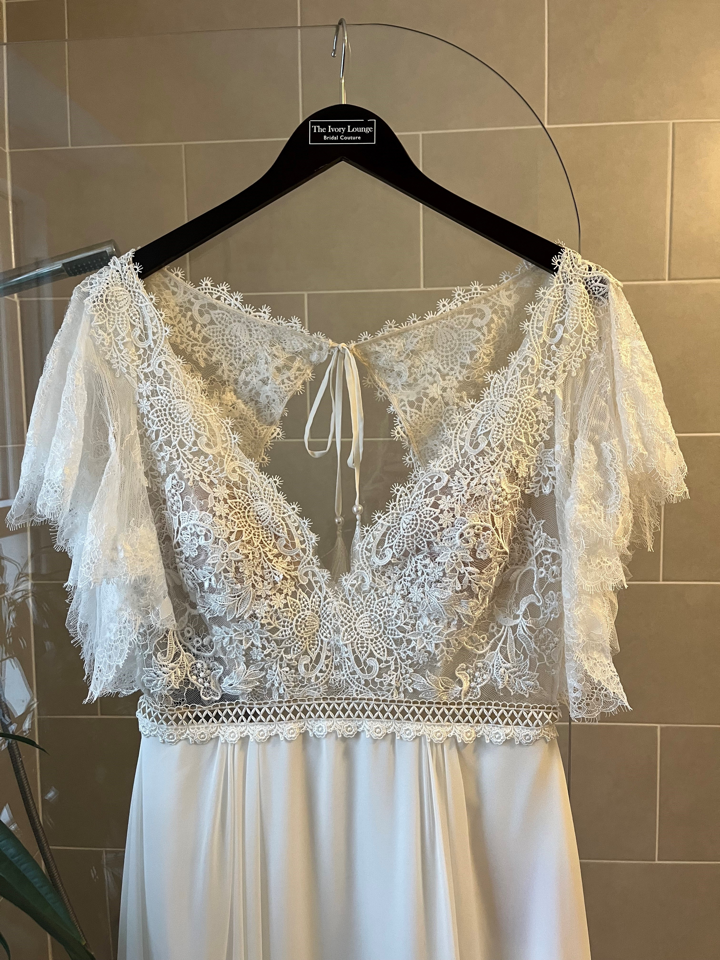 Boho Bride, A-line, Destination Wedding, Floaty skirt, Lace, Open back