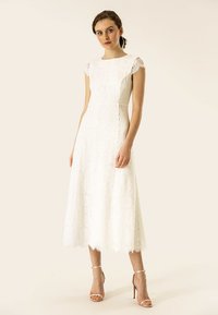 Tea-length wedding dress