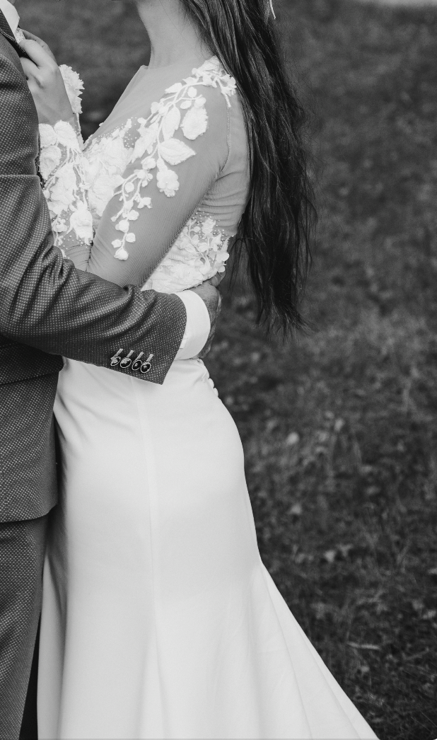 Elegant Wedding Dress Lace Long Sleeve Illusion Back Size EU 36 UK 6 White