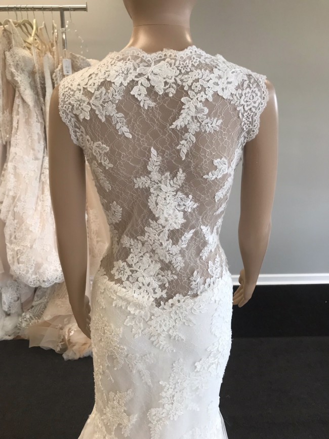 Lovely Lace Pronovias Wedding Gown - CHANAI