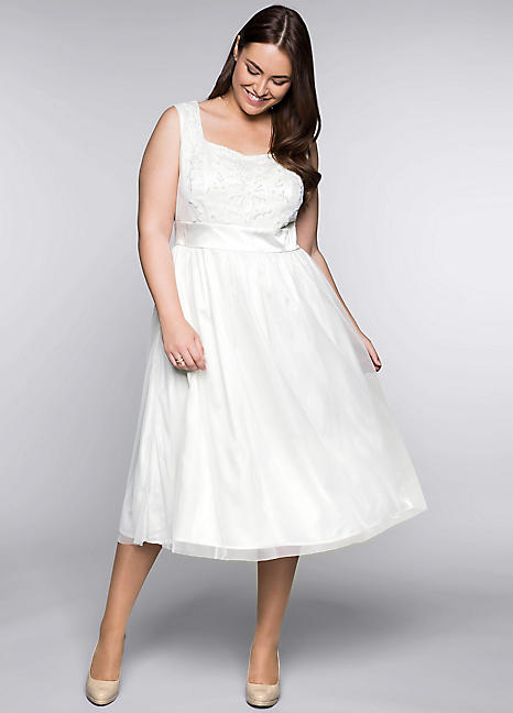 Short wedding dress