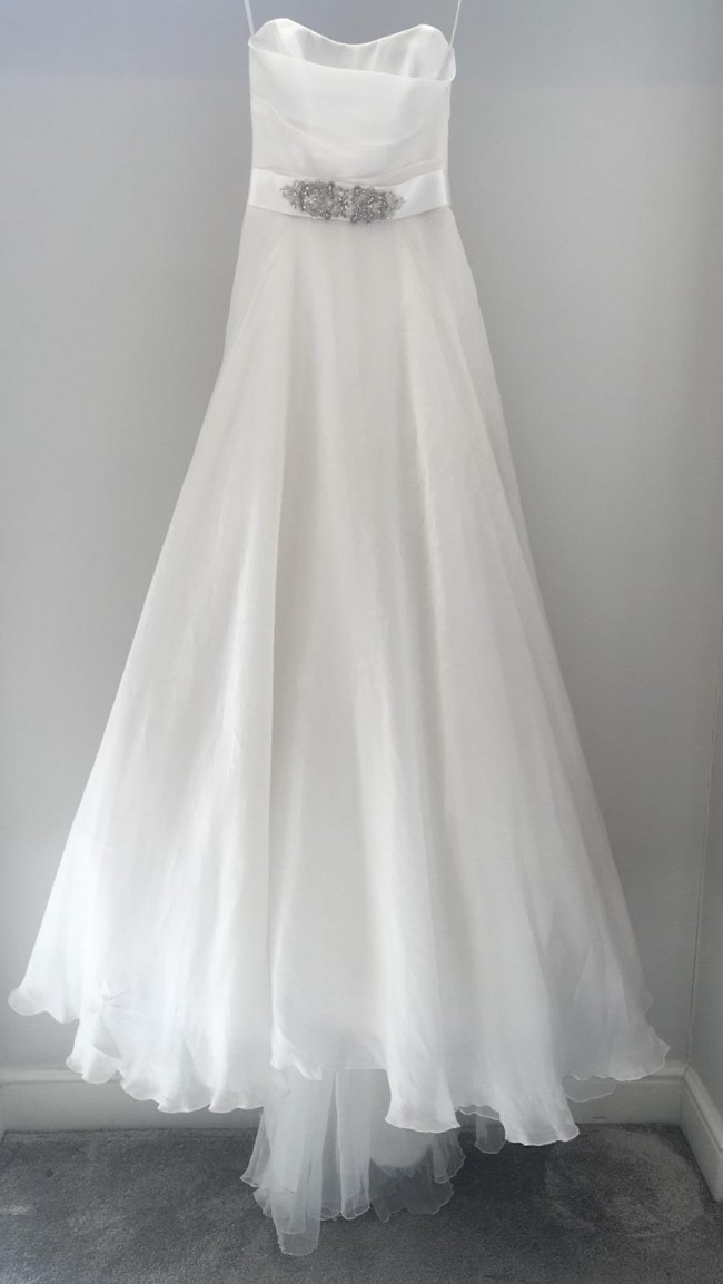 Suzanne Neville Gracie Wedding Gown UK 12 - would fit a UK 10