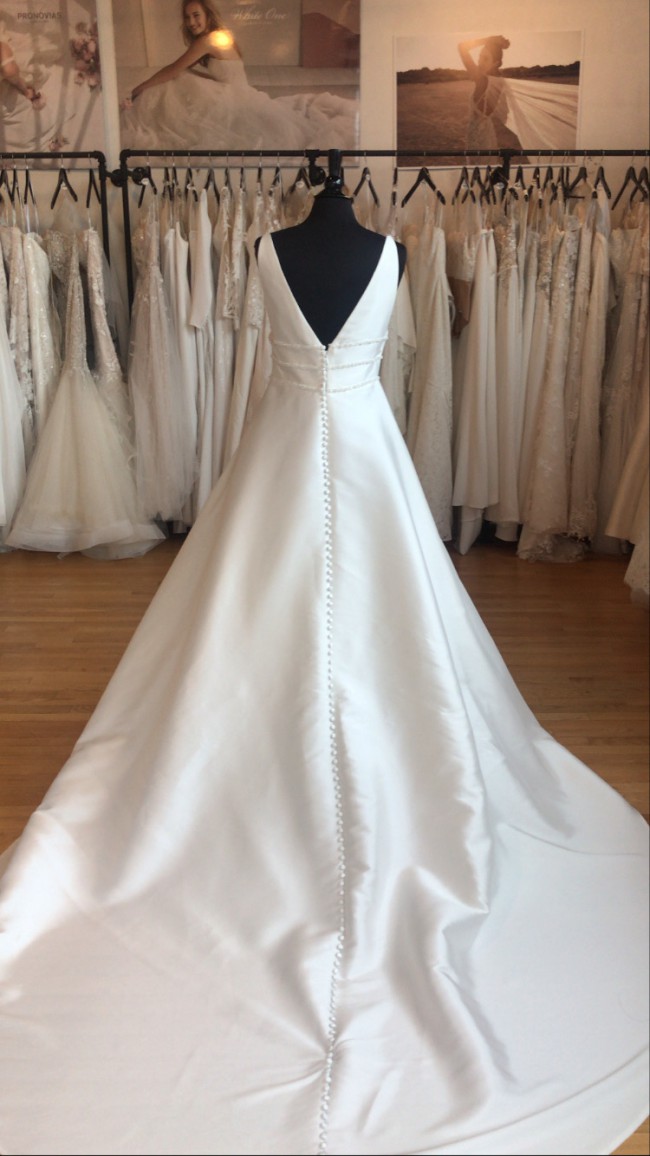 Pronovias Serpens Wedding Gown