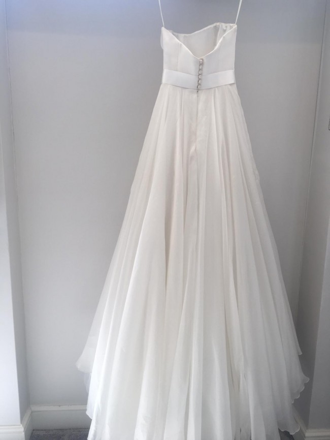 Suzanne Neville Gracie Wedding Gown UK 12 - would fit a UK 10
