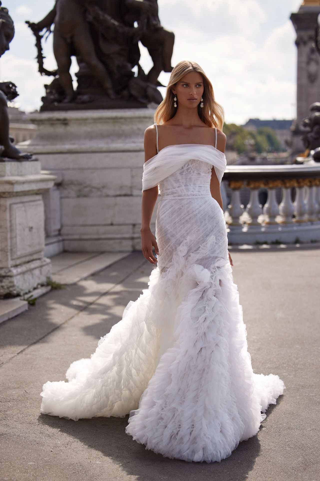 Brand new - never worn - Milla Nova Pixie Wedding Dress - Full